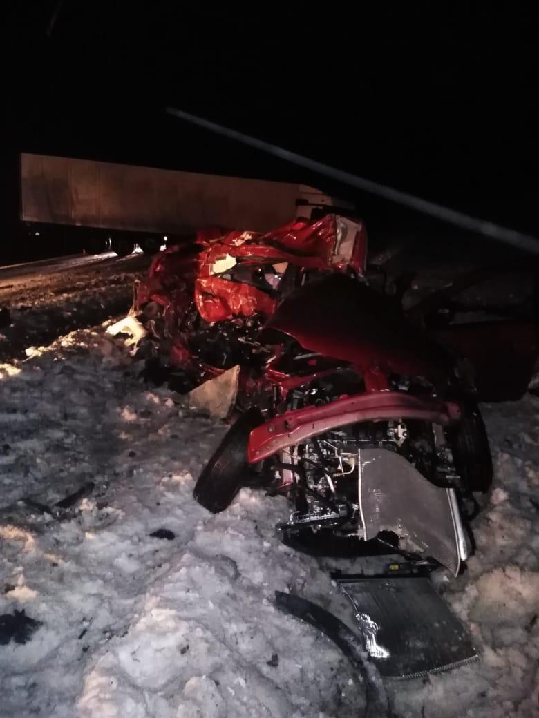 Фото Три человека погибли в автокатастрофе с КАМАЗом под Новосибирском 2